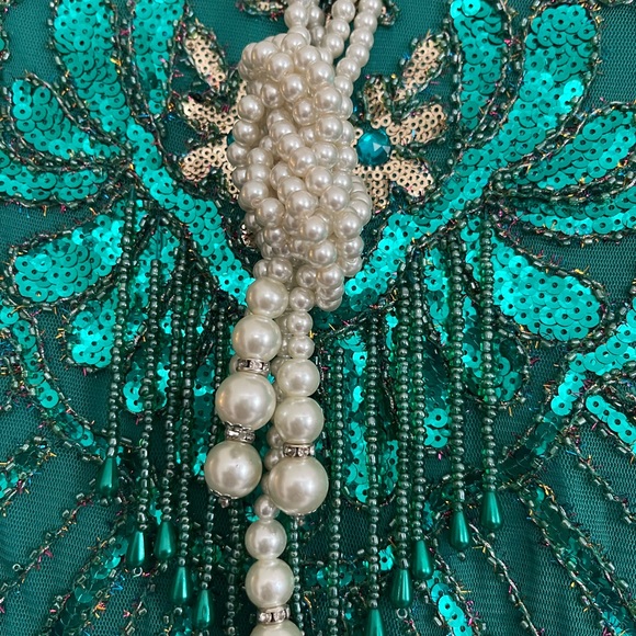 1920s flapper dress! Never wore. Comes with the string of pearls - Picture 4 of 5